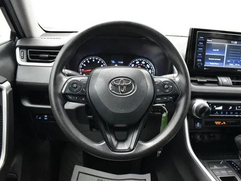 Used 2020 Toyota RAV4 LE FWD image 20