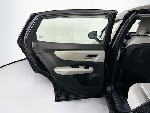 Used 2023 Nissan Ariya FWD image 26