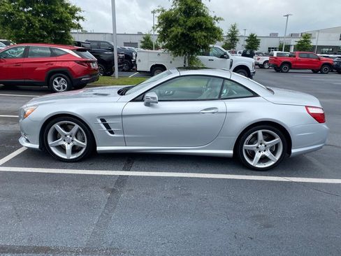 Used 2015 Mercedes-Benz SL 550 image 4