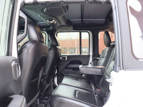 Used 2023 Jeep Wrangler Sahara w/ Cold Weather Group image 14