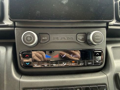 Used 2024 RAM ProMaster 3500 w/ Delivery Van Package FWD image 30