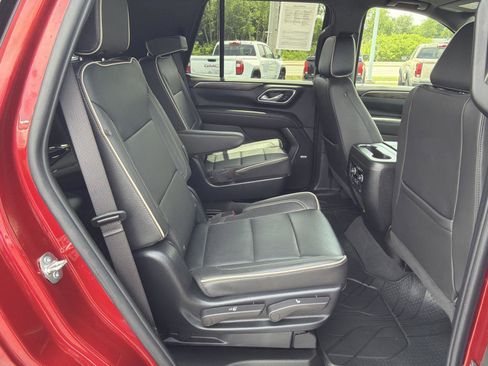 Used 2024 Chevrolet Tahoe Premier AWD/4WD image 15