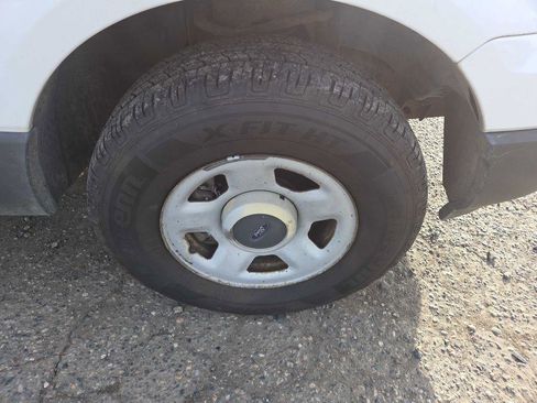 Used 2006 Ford Expedition XLT image 24