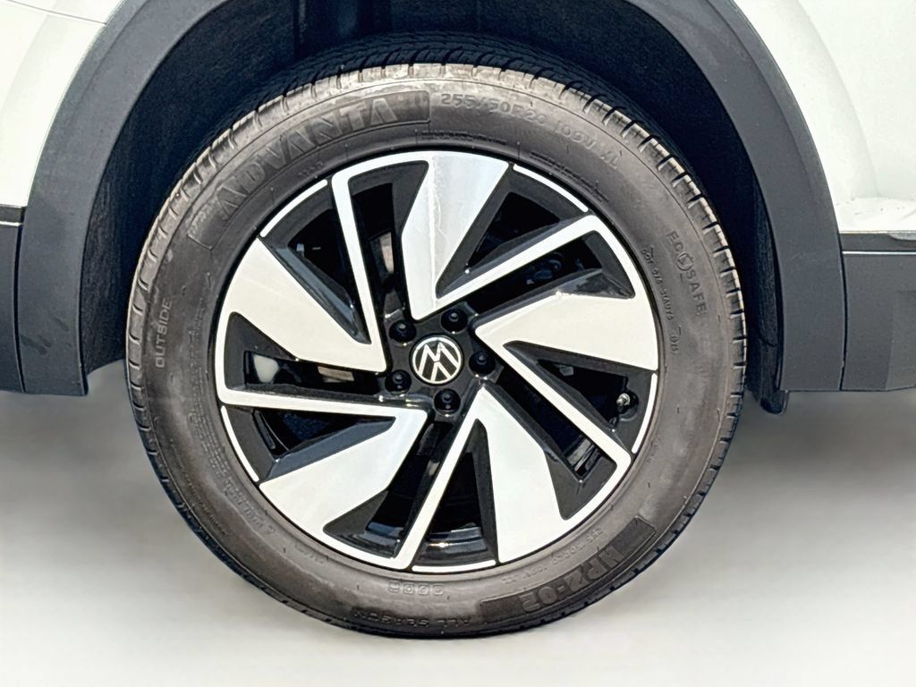 Used 2024 Volkswagen Atlas SE AWD/4WD image 33