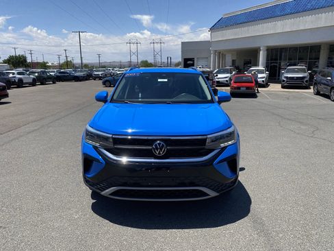 Certified 2023 Volkswagen Taos SE w/ Panoramic Sunroof Package FWD image 46