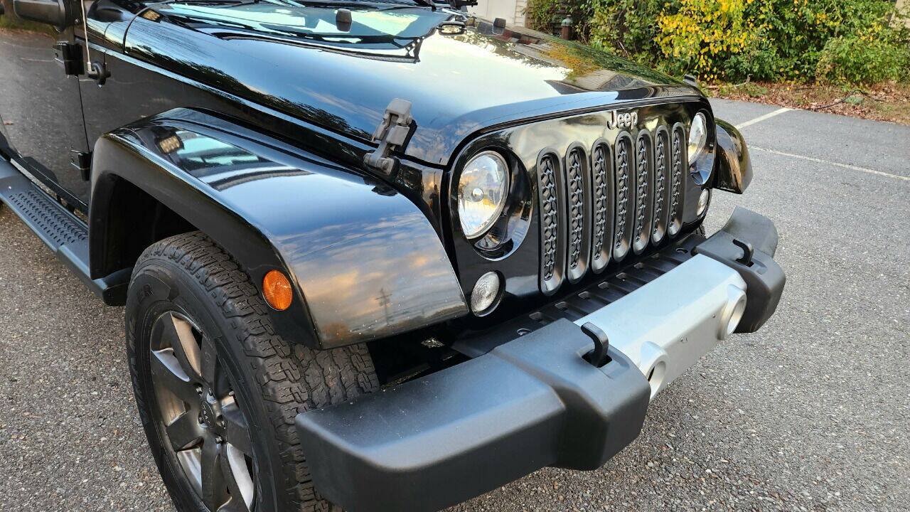 Used 2015 Jeep Wrangler Unlimited Sahara AWD/4WD image 23