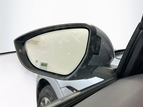 Used 2021 Audi e-tron Premium Plus w/ Premium Plus Package image 16