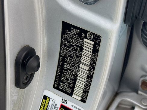 Used 2016 Toyota Corolla LE image 26