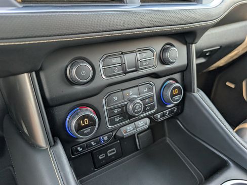 Used 2024 Chevrolet Tahoe Premier RWD image 17