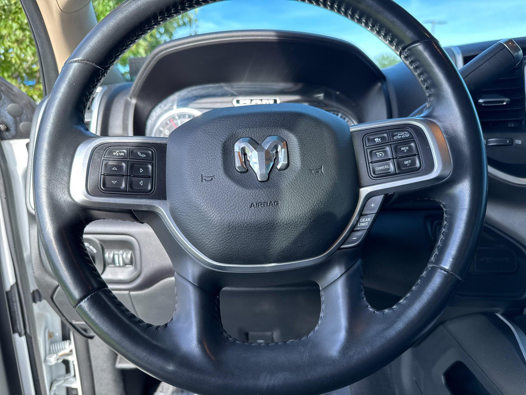 Used 2020 RAM 3500 Big Horn w/ Level 2 Equipment Group AWD/4WD image 22
