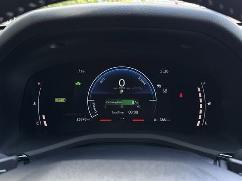 Used 2025 Toyota Camry SE FWD image 17
