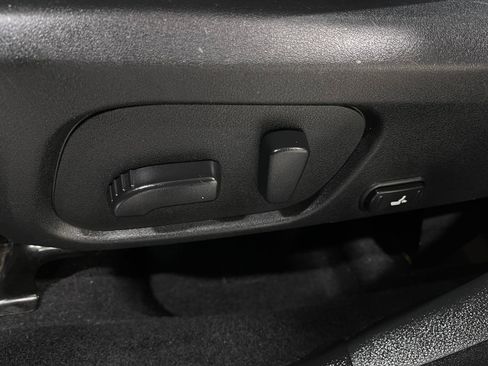 Used 2018 Subaru Forester 2.5i Premium w/ All-Weather Package image 16