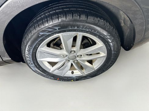 Used 2018 Audi Q3 2.0T Premium w/ Convenience Package FWD image 11