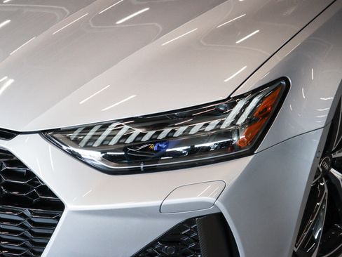 Used 2023 Audi RS 7 Sportback w/ Carbon Optic Package image 32