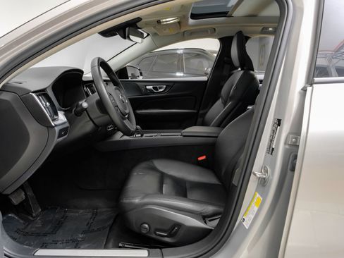 Used 2024 Volvo S60 B5 Core AWD/4WD image 4