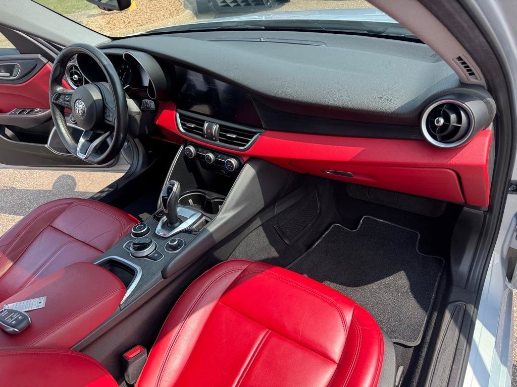 Used 2020 Alfa Romeo Giulia AWD w/ Quick Order Package 22J Sport image 25