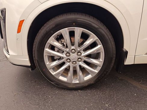 Used 2022 Cadillac XT6 Premium Luxury w/ Technology Package AWD/4WD image 10