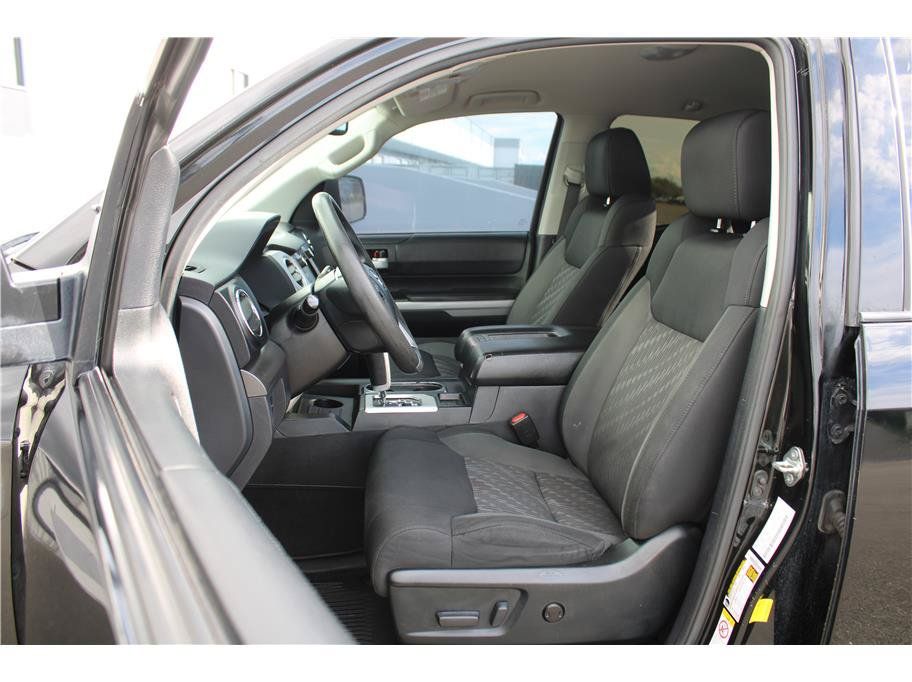Used 2018 Toyota Tundra SR5 w/ SR5 Upgrade Package AWD/4WD image 8