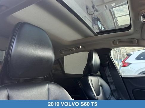 Used 2019 Volvo S60 T5 Momentum w/ Premium Package FWD image 18