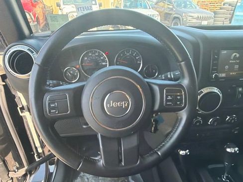 Used 2018 Jeep Wrangler Unlimited Sahara AWD/4WD image 20