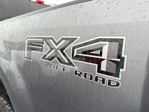 Used 2022 Ford F250 XLT w/ Black Appearance Package image 8