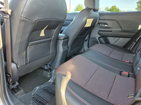 Certified 2025 Nissan Kicks SR FWD image 18