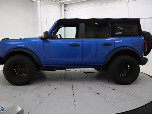 Used 2022 Ford Bronco Black Diamond image 9