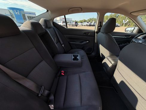 Used 2023 Nissan Altima 2.5 SV FWD image 28