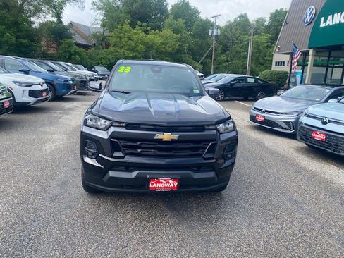 Used 2023 Chevrolet Colorado LT w/ LT Convenience Package II AWD/4WD image 2