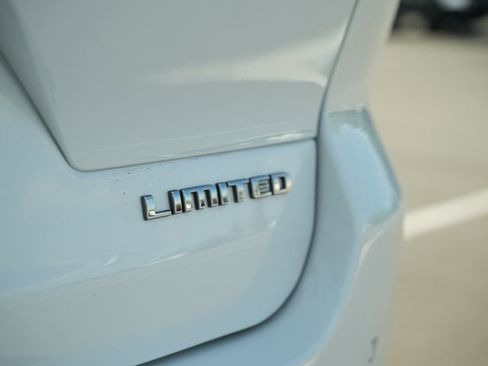 Used 2022 Jeep Grand Cherokee L Limited AWD/4WD image 44