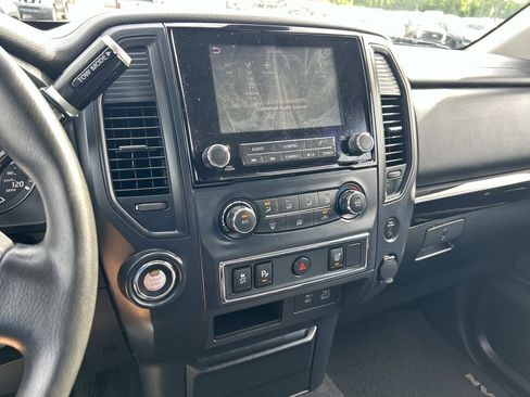 Used 2022 Nissan Titan SV RWD image 23