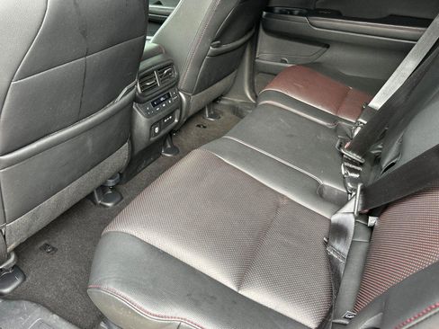 Used 2024 Honda Passport Black Edition image 12