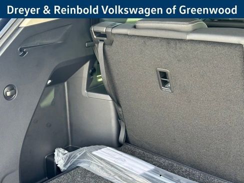 New 2026 Volkswagen Atlas SE image 32