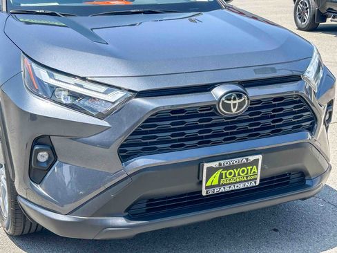Used 2023 Toyota RAV4 XLE Premium FWD image 5