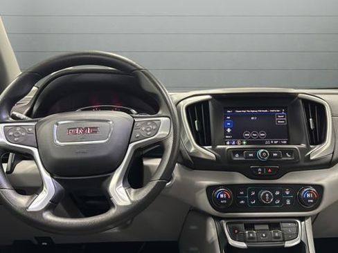 Used 2022 GMC Terrain SLE w/ Driver Convenience Package image 10