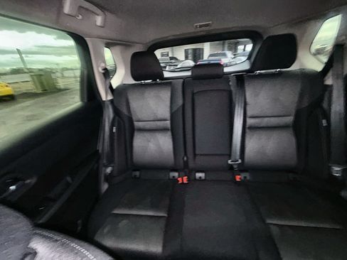 Used 2024 Nissan Rogue SV FWD image 27