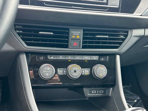 Used 2023 Volkswagen Jetta SE w/ Black Wheel Package FWD image 37