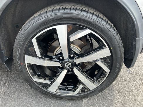 Used 2020 Nissan Rogue Sport SL FWD image 12