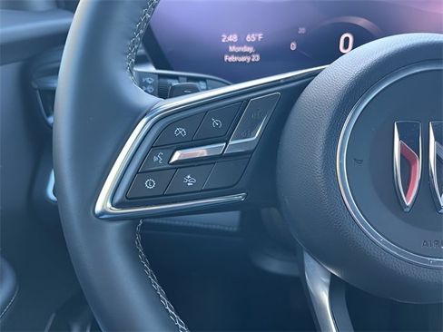 Used 2025 Buick Enclave Preferred image 19