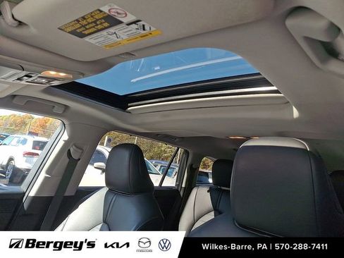 Used 2020 Toyota Highlander XLE image 16