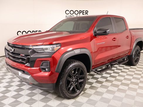 Used 2024 Chevrolet Colorado Z71 w/ Advanced Trailering Package AWD/4WD image 10