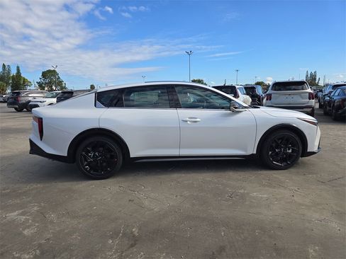 New 2025 Kia K4 GT-Line Turbo image 9