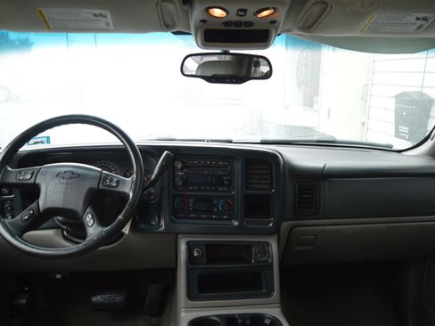 Used 2005 Chevrolet Avalanche Z71 w/ Sun And Sound Package image 30
