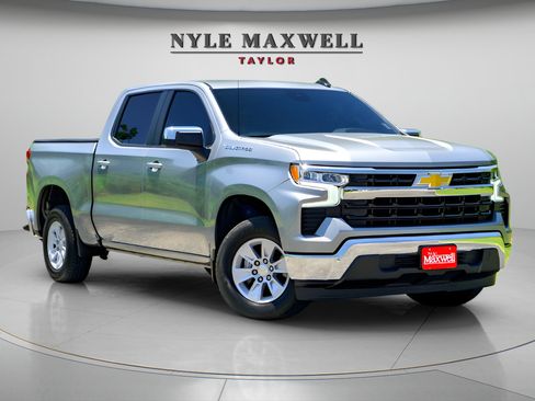 Used 2024 Chevrolet Silverado 1500 LT w/ Convenience Package II RWD image 2