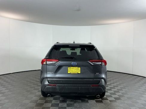Used 2021 Toyota RAV4 LE image 6