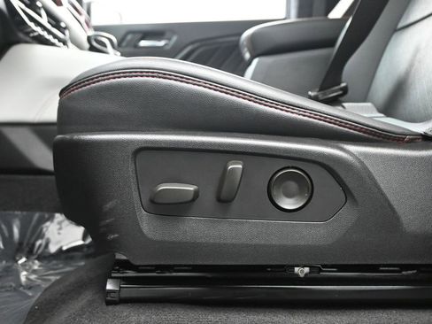 Used 2024 GMC Canyon AT4X image 34