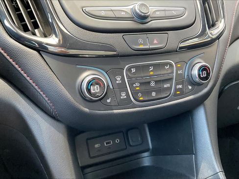Used 2022 Chevrolet Equinox RS w/ LPO, Floor Liner Package AWD/4WD image 32