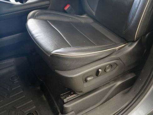 Used 2021 Chevrolet Suburban Premier RWD image 25