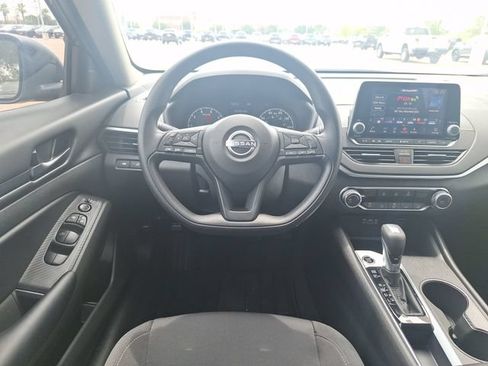 Certified 2025 Nissan Altima 2.5 S FWD image 15