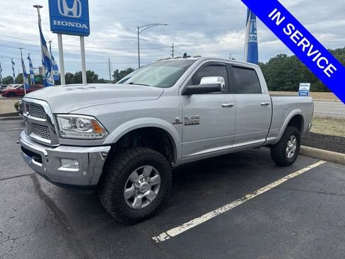 Used 2017 RAM 2500 Laramie w/ Convenience Group AWD/4WD image 3